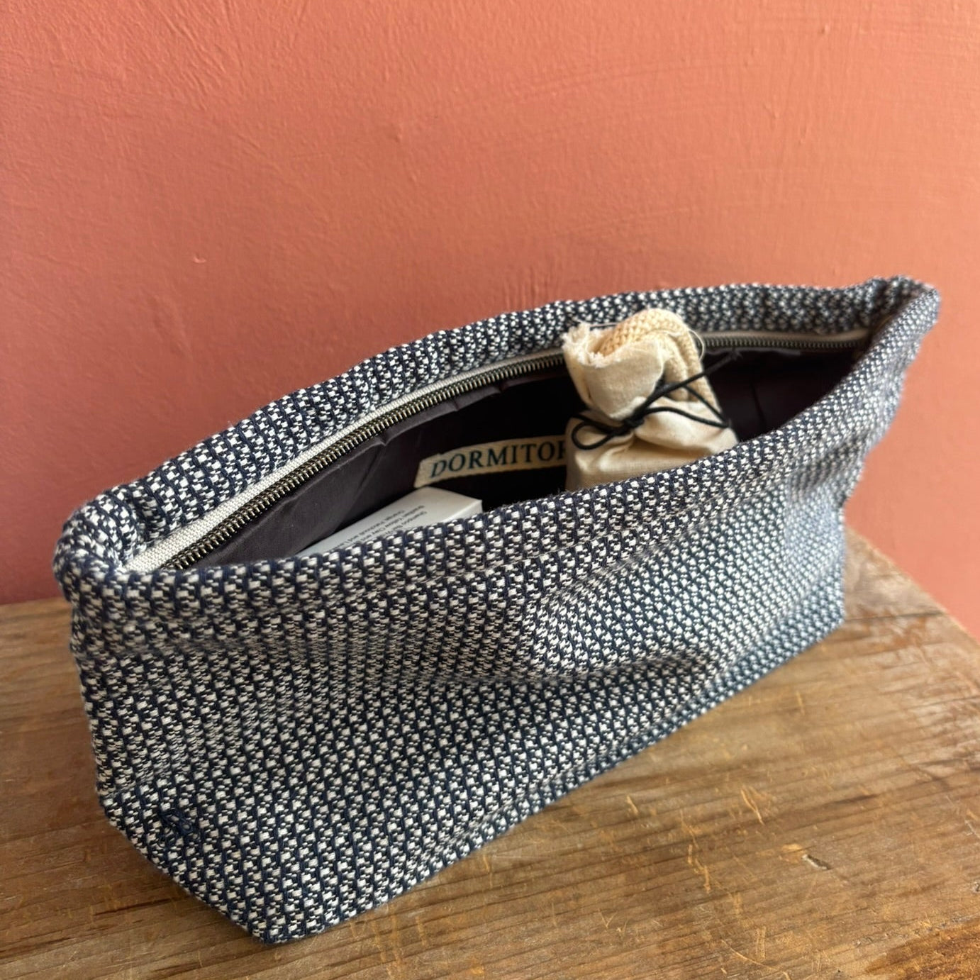 Cassis Navy Washbag