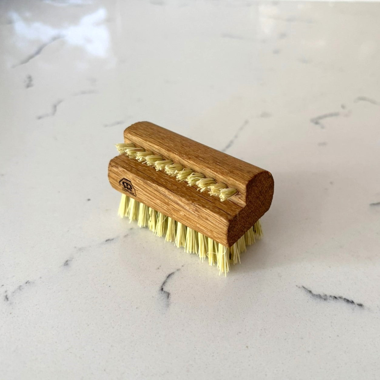 Oak Travel Nail brush