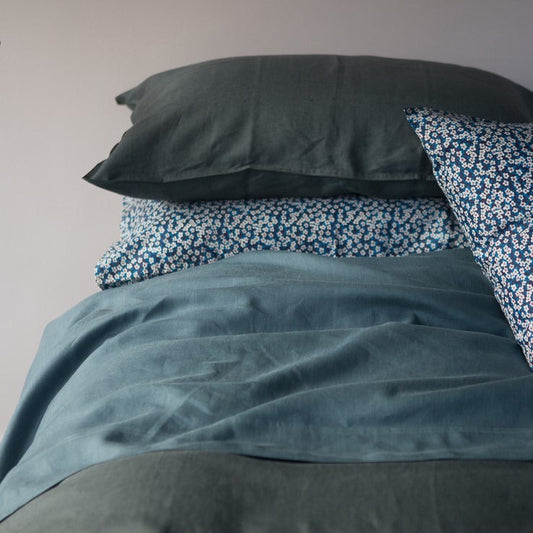 Brunswick Dew Pond on Bed