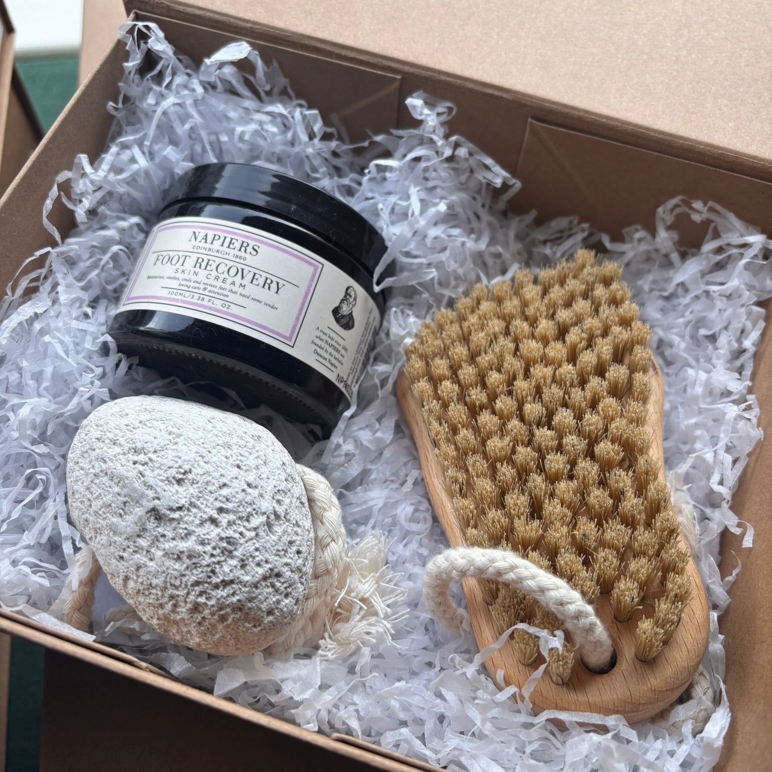 Dormitory foot receovery box