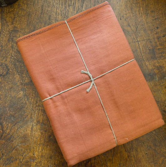 terracotta linen and cotton tableclorh