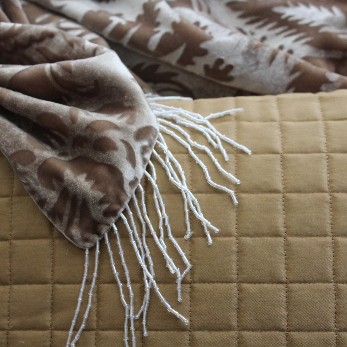 Gaufrage Velvet Throw 140x180cm