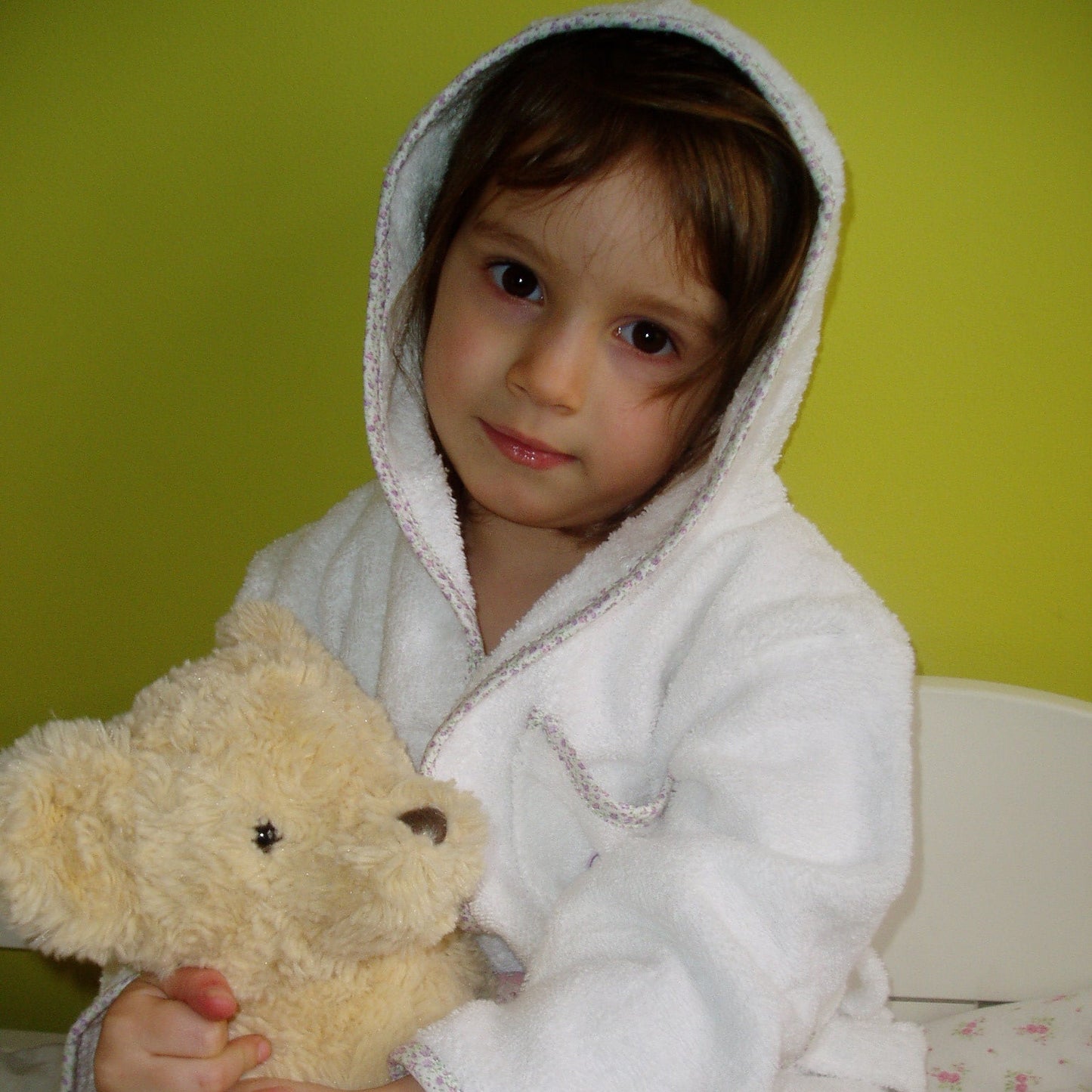 white topwelling hooded robe with lilac floral biais trim