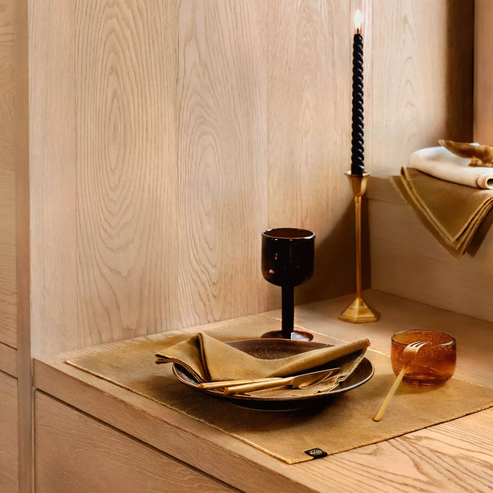 Verona Linen Napkins - Lifestyle.