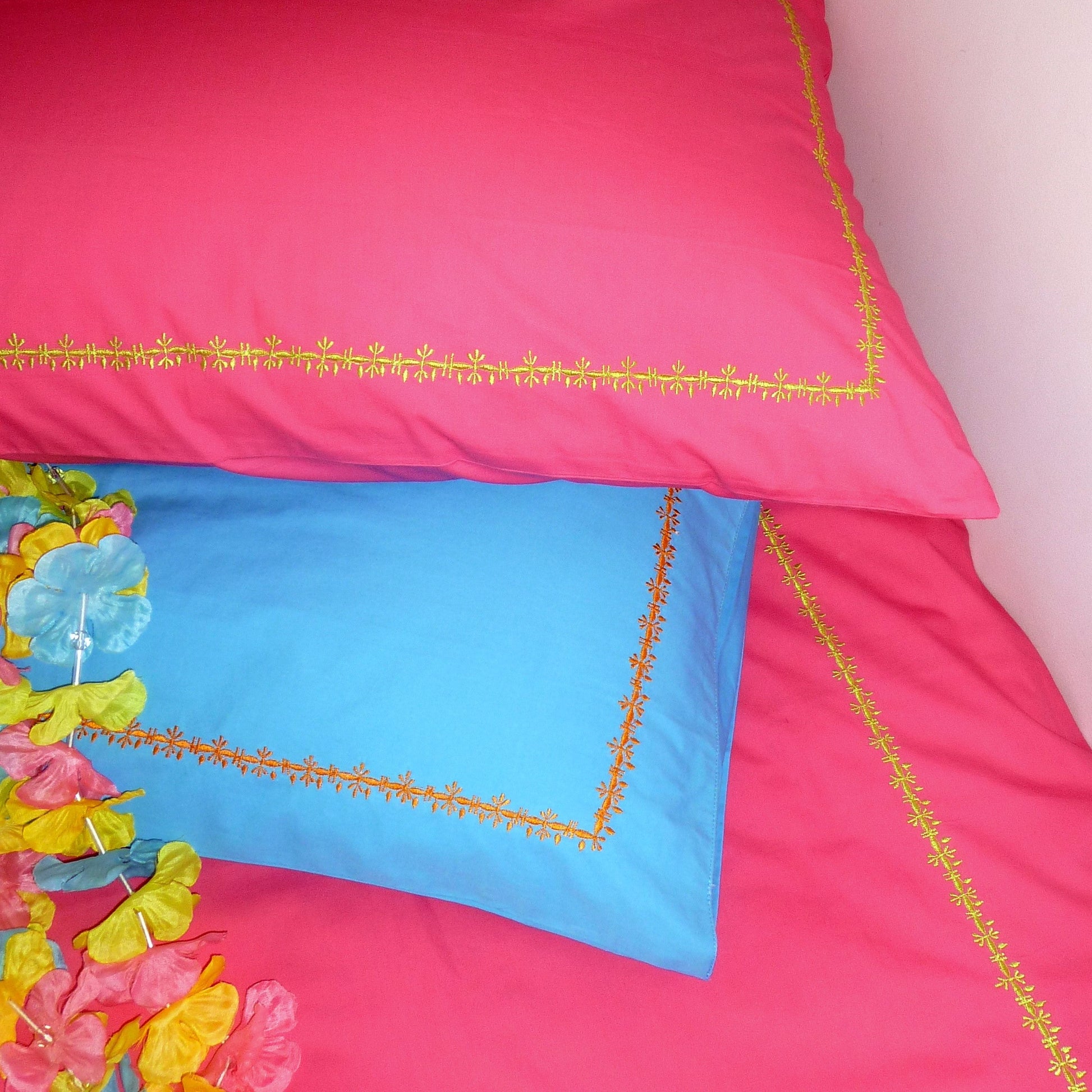 Pasha Children's Embroidered Bedset - Pink